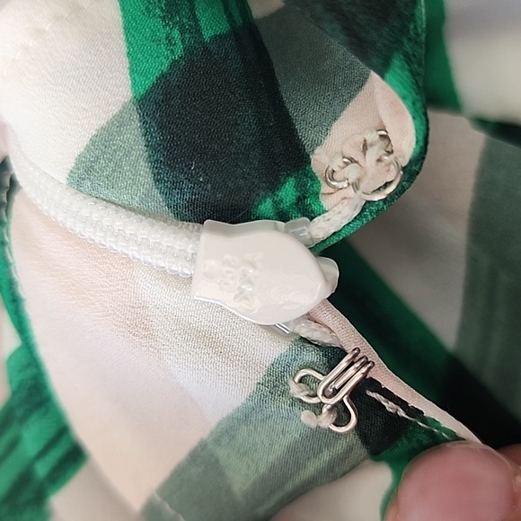 BR Plaid Flutter Sleeve Back V Top 2 - Picture 5 of 6